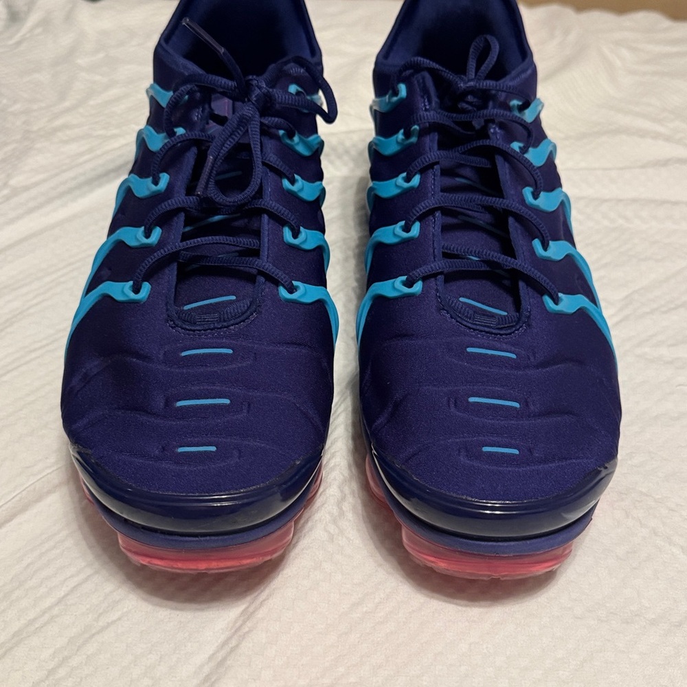 Nike Vibrant Blue and Pink Athletic Shoes - Picture 7 of 7